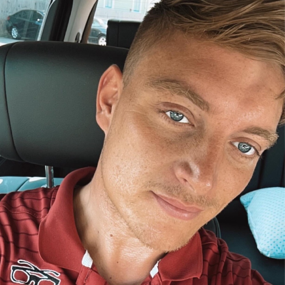 Meet your Posher, Zach